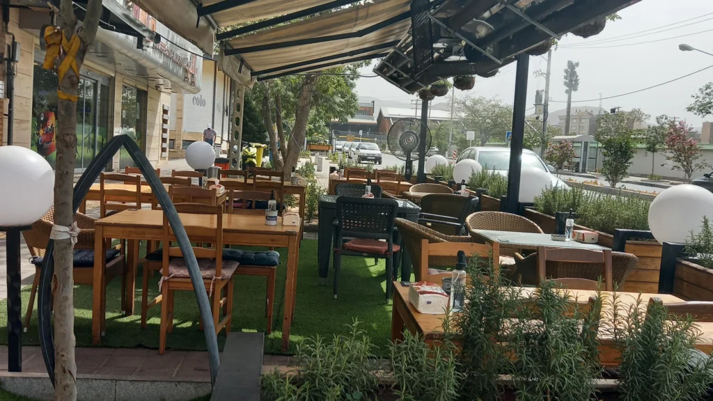 فست فود ناندوز با غذاهای خوشمزه