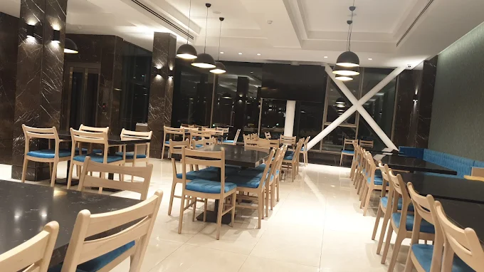 پیتزا پونک بهترین فست فود مشهد با منویی متنوع و کیفیت بالا