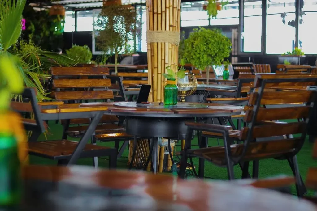 کافه رستوران بوم لانژ مشهد