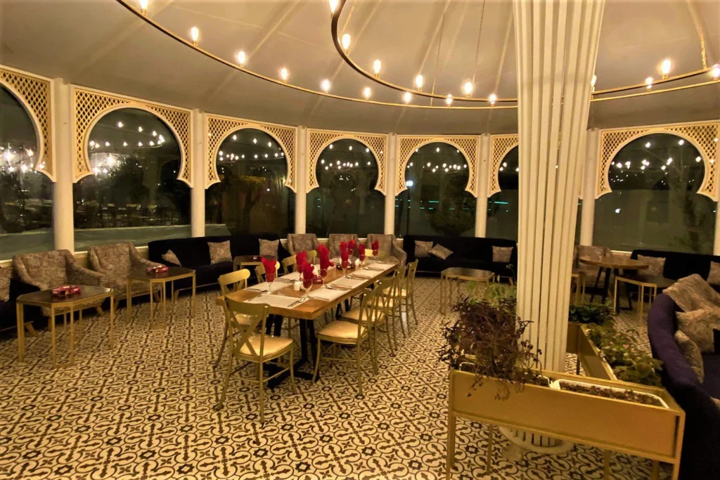 کافه رستوران هالیدیز مشهد بهترین صبحانه در طرقبه مشهد